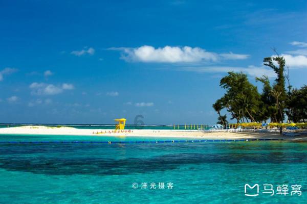 我有一串药珀和一个和田玉手镯可以同时带在一只手上吗？带哪只手好？金的挂饰洗澡的时候需要拿下来吗？游戏画面