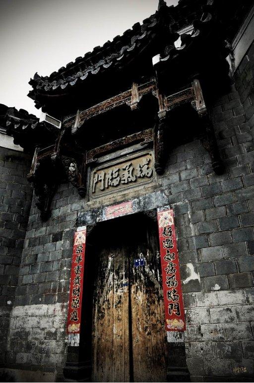 营业已百年,在“尔滨”没人能饿着肚子走出道里菜市场